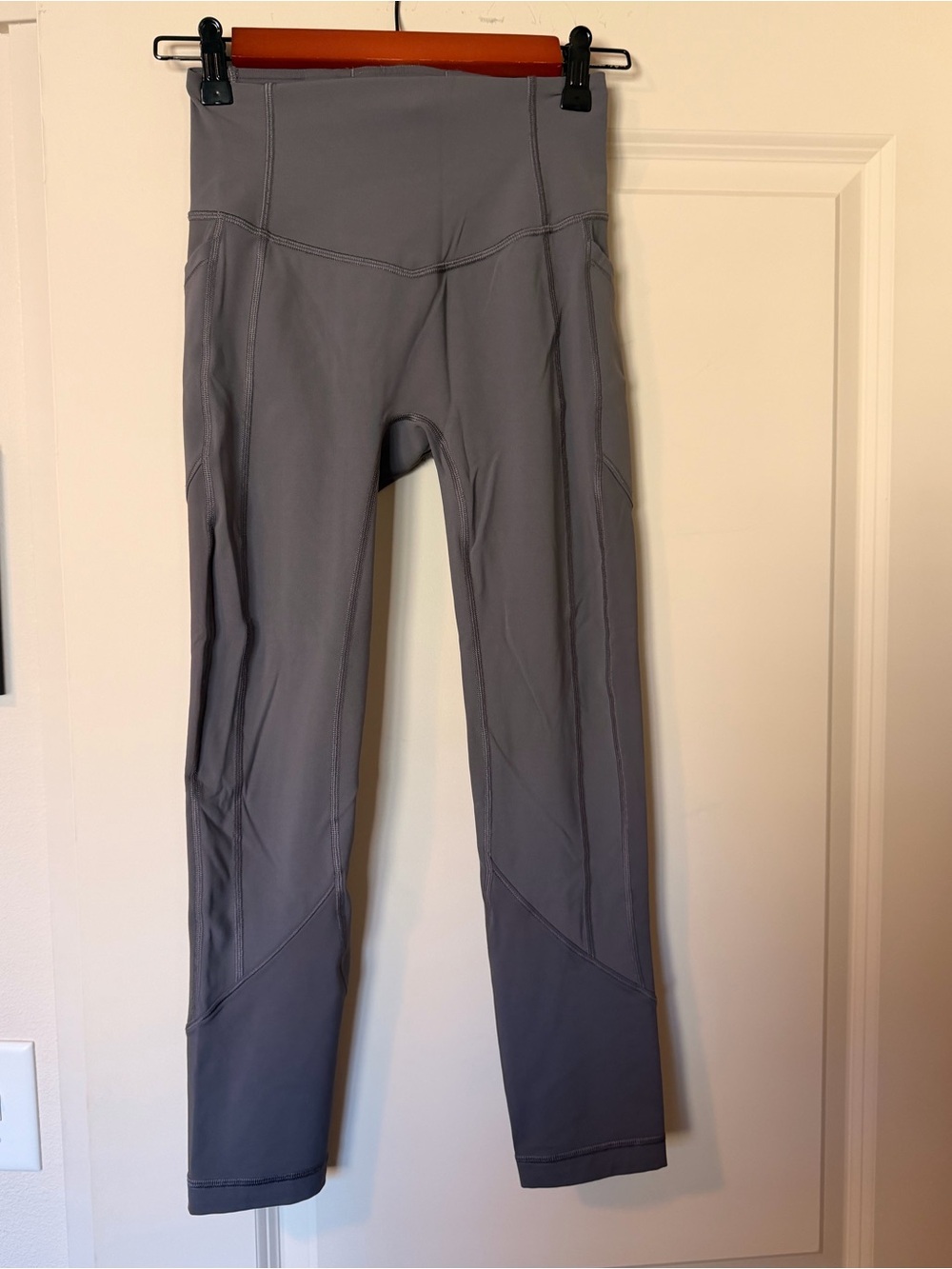 Lululemon Leggings with Pockets – Dark Gray – Size 4